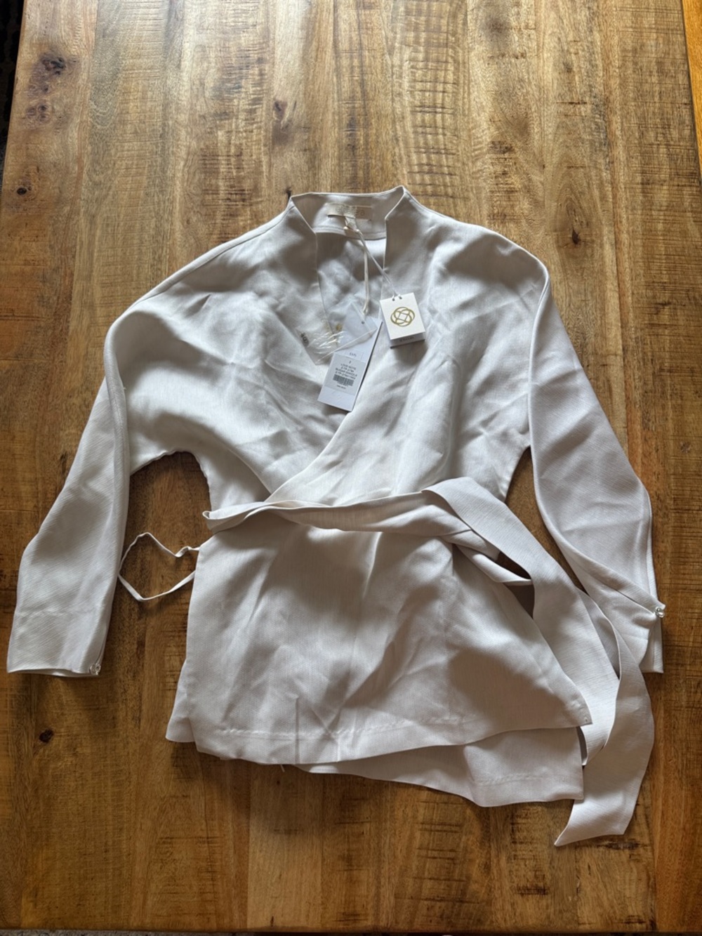 Etcetera 100% silk Cream Wrap-Style kimono top Blouse with Self-Tie NEW SMALL